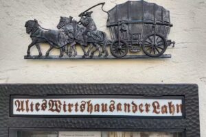 Zum schiefen Turm