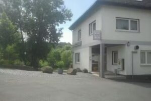 Zur Lahnbrücke