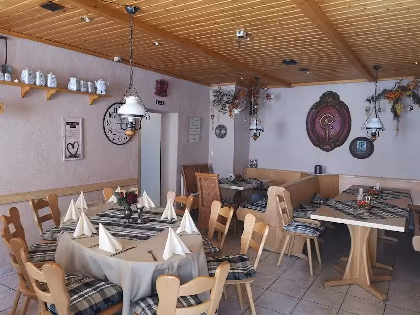 &bdquo;Zur Schmied&acute;n&ldquo; &ndash; Gastst&auml;tte, Pension